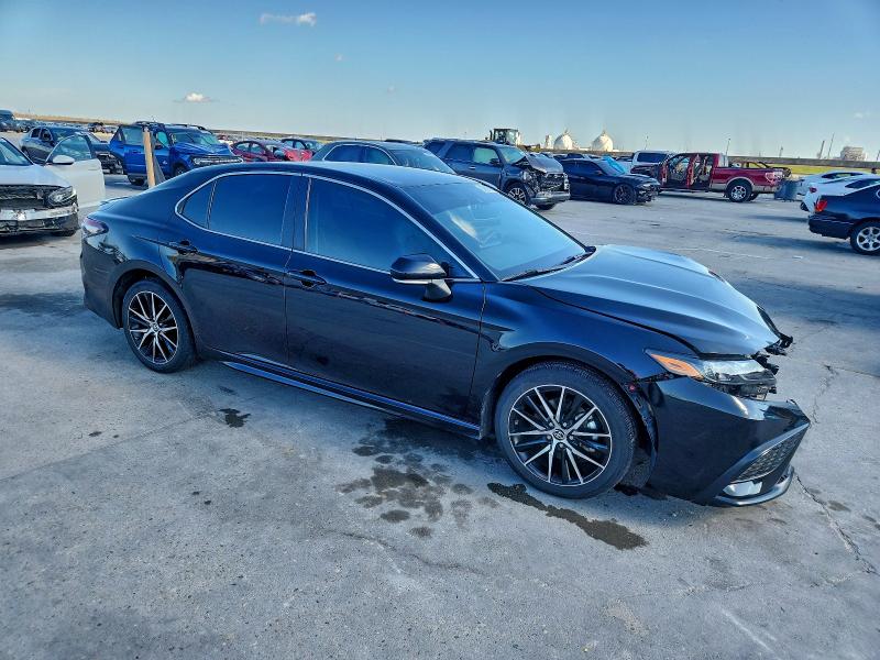 Фото 4 - TOYOTA CAMRY