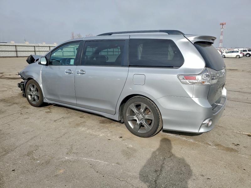 Фото 2 - TOYOTA SIENNA