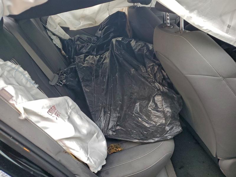 Фото 10 - HYUNDAI ELANTRA