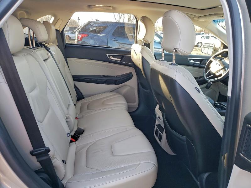 Фото 10 - FORD EDGE