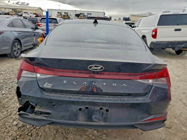 Фото 6 - HYUNDAI ELANTRA