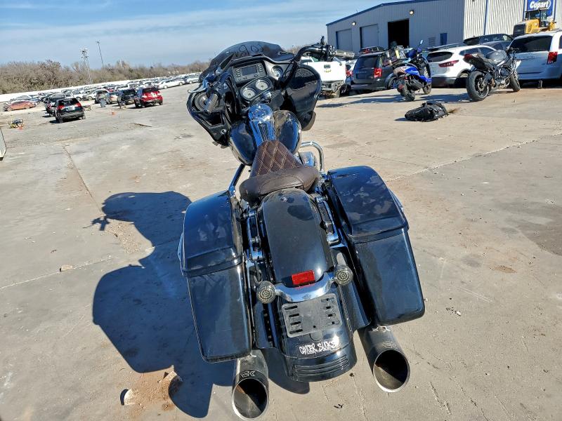 HARLEY-DAVIDSON FL 2021