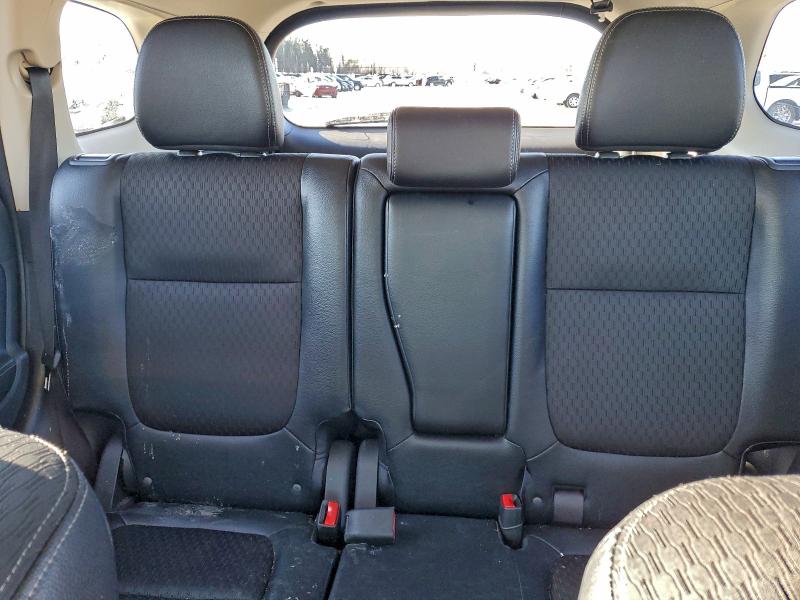 Фото 10 - MITSUBISHI OUTLANDER