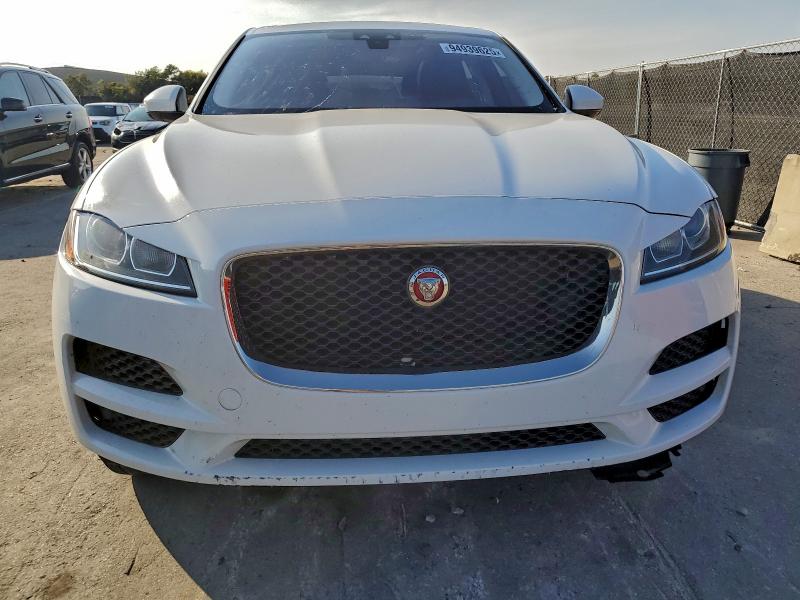 Фото 5 - JAGUAR F-PACE