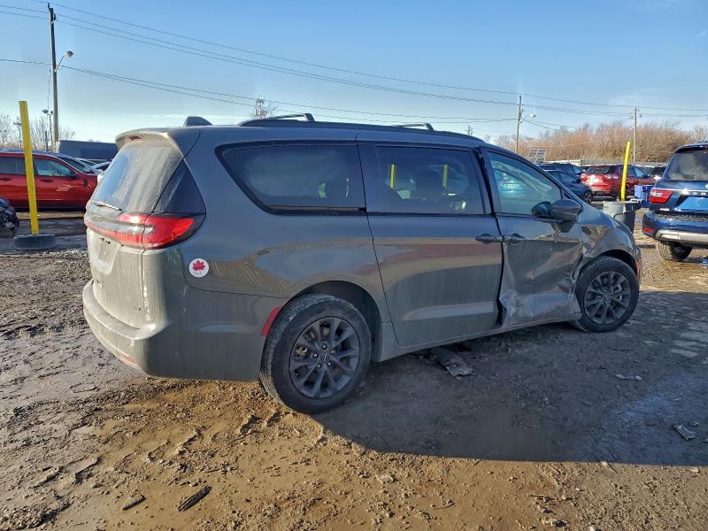 Фото 3 - CHRYSLER PACIFICA