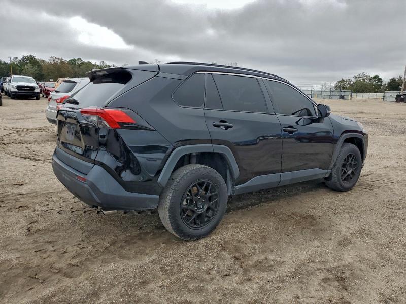 Фото 3 - TOYOTA RAV4