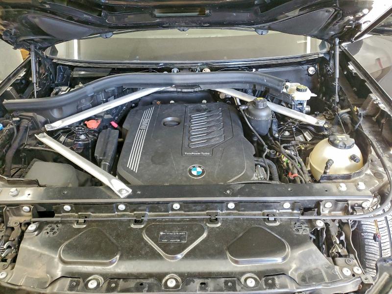 Фото 12 - BMW X5