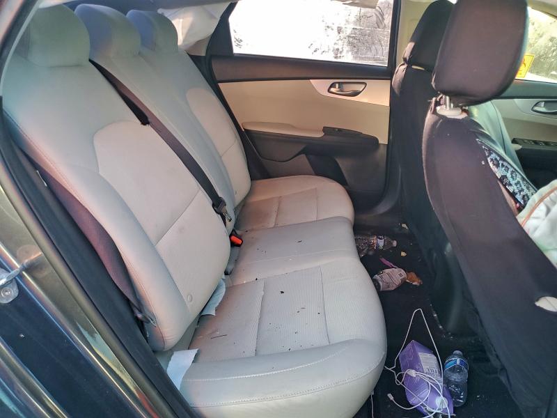 Фото 10 - KIA FORTE