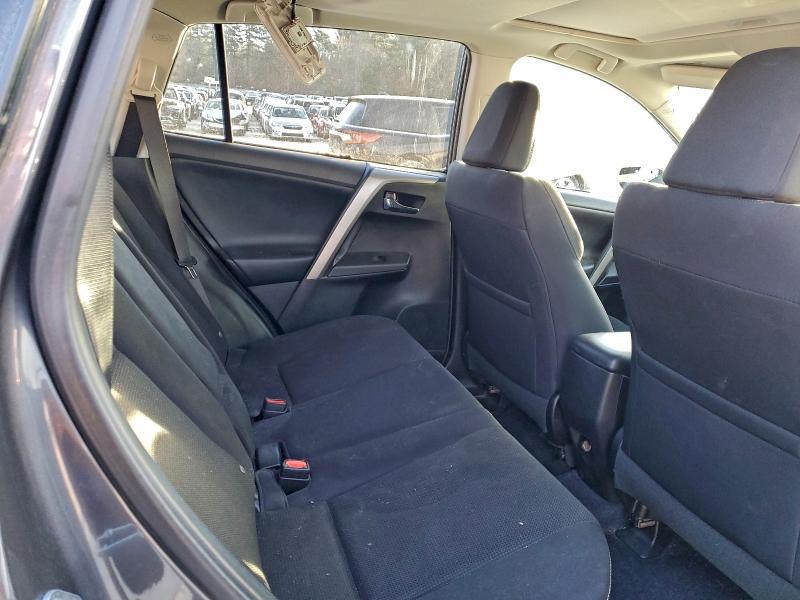 Фото 11 - TOYOTA RAV4