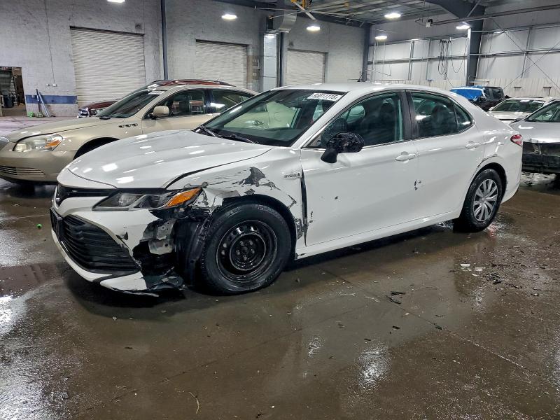 Фото 1 - TOYOTA CAMRY