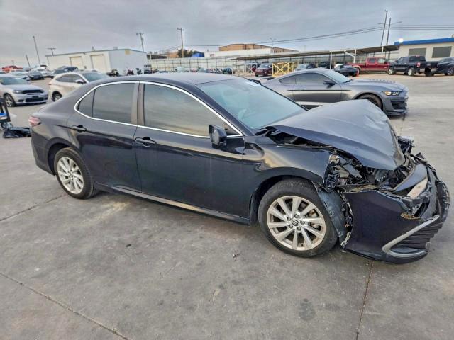 Фото 4 - TOYOTA CAMRY