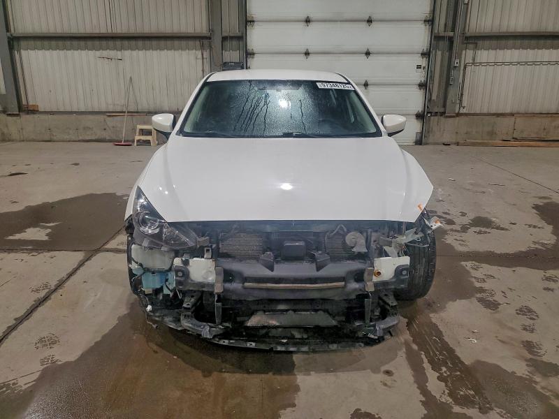 Фото 5 - MAZDA 3