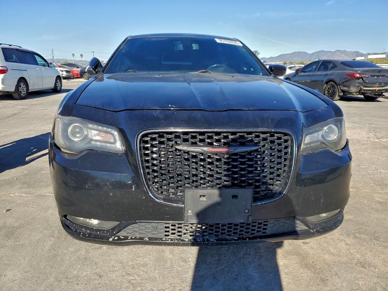 Фото 5 - CHRYSLER 300