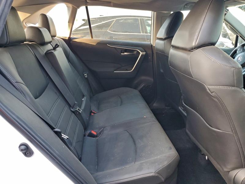 Фото 11 - TOYOTA RAV4