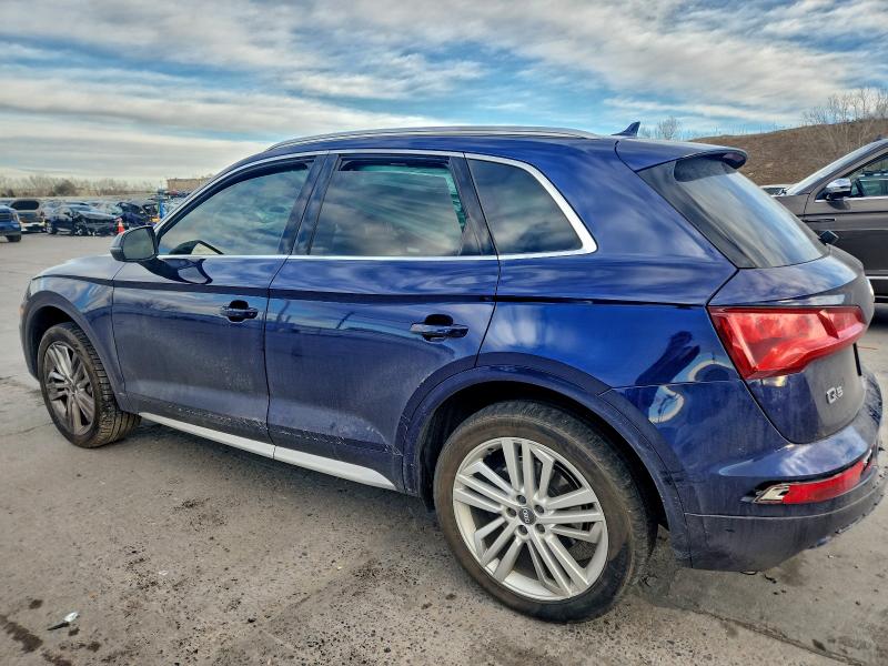 Фото 2 - AUDI Q5