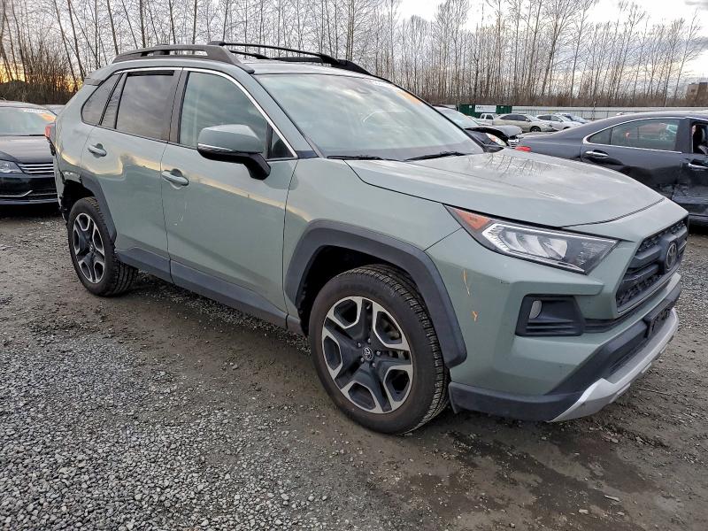 Фото 4 - TOYOTA RAV4