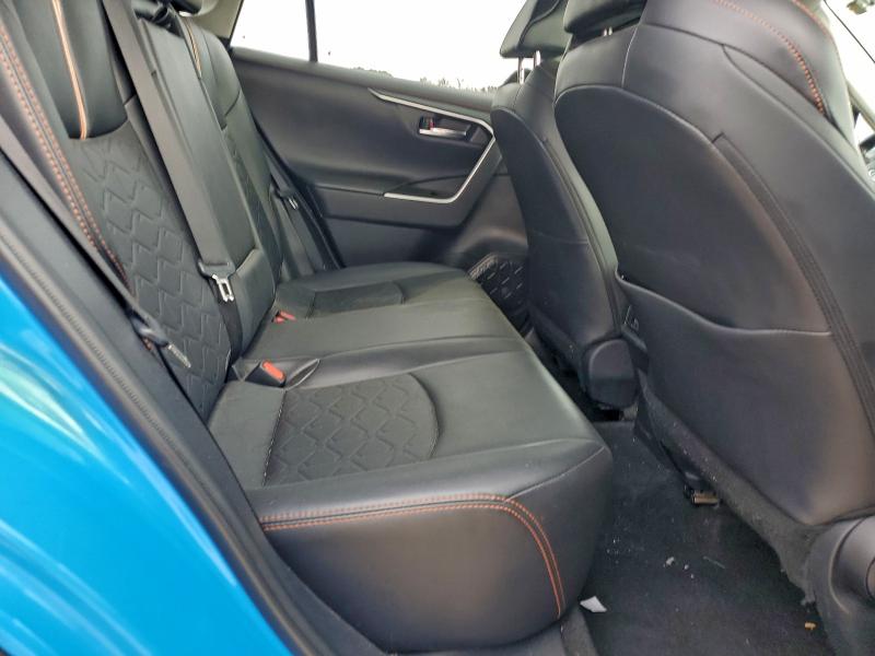 Фото 11 - TOYOTA RAV4