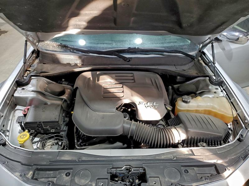 Фото 11 - CHRYSLER 300