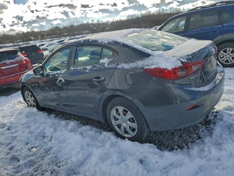 Фото 2 - MAZDA 3