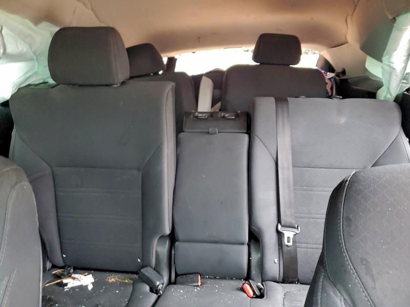 Фото 10 - KIA SORENTO