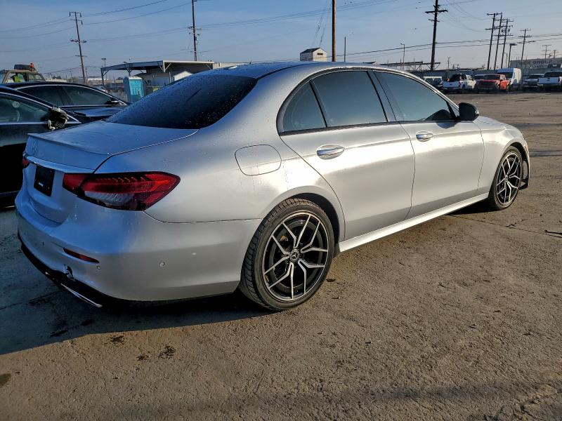 Фото 3 - MERCEDES-BENZ E-CLASS