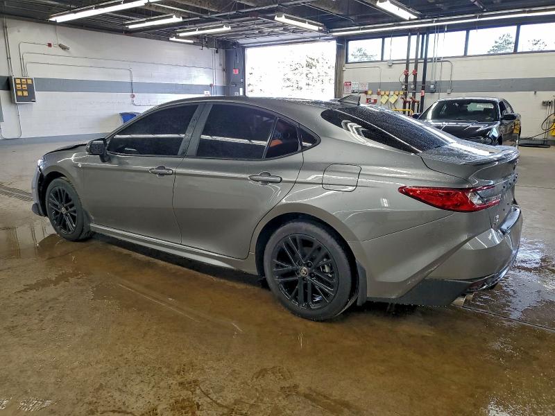 Фото 2 - TOYOTA CAMRY