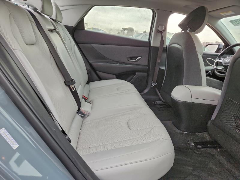 Фото 10 - HYUNDAI ELANTRA