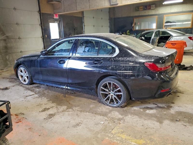 Фото 2 - BMW 3 SERIES