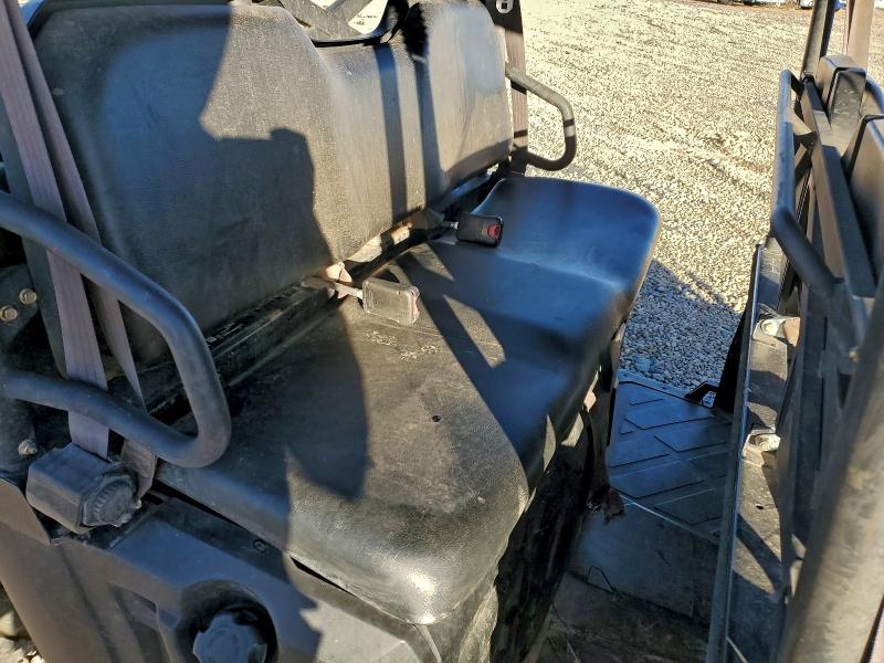 POLARIS SIDEBYSIDE 2011