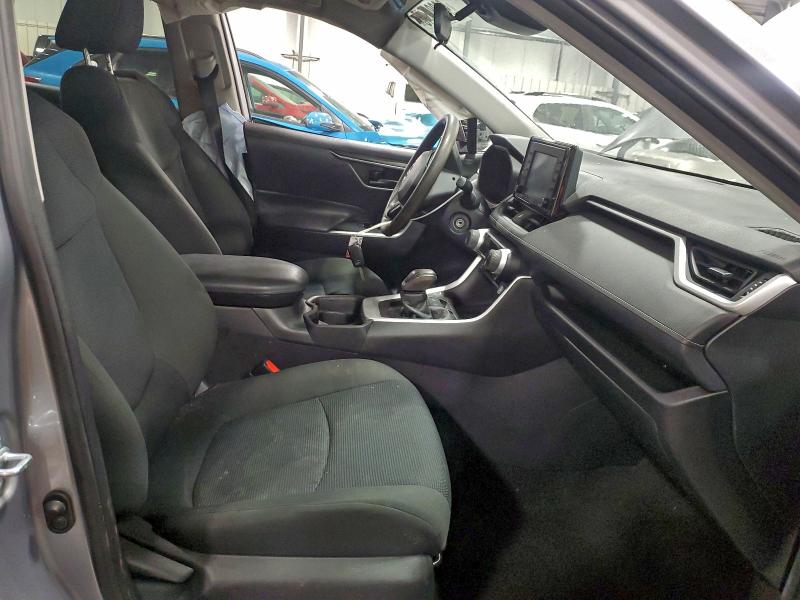 Фото 7 - TOYOTA RAV4