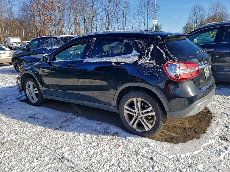 Фото 2 - MERCEDES-BENZ GLA-CLASS