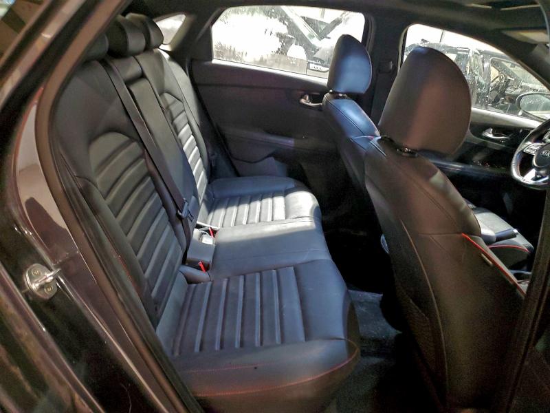 Фото 10 - KIA FORTE