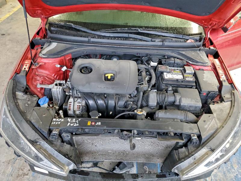 Фото 11 - HYUNDAI ELANTRA