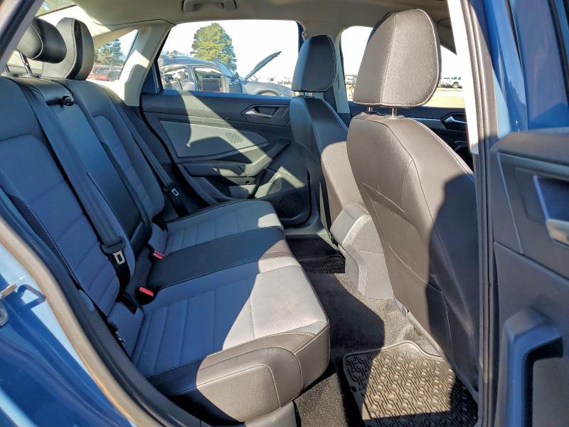 Фото 10 - VOLKSWAGEN JETTA