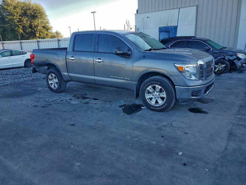 Фото 4 - NISSAN TITAN