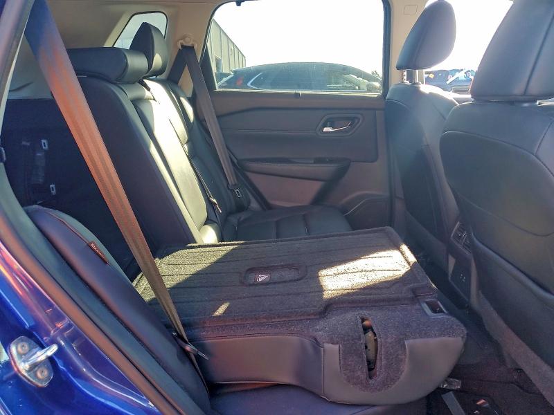 Фото 11 - NISSAN ROGUE