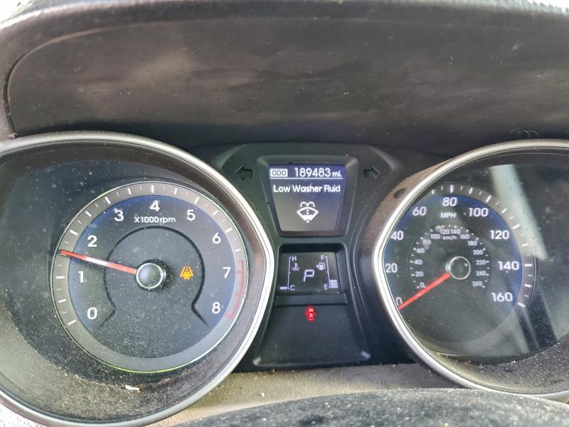 Фото 9 - HYUNDAI ELANTRA