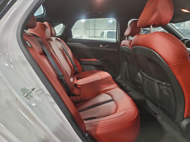 Фото 10 - KIA K5