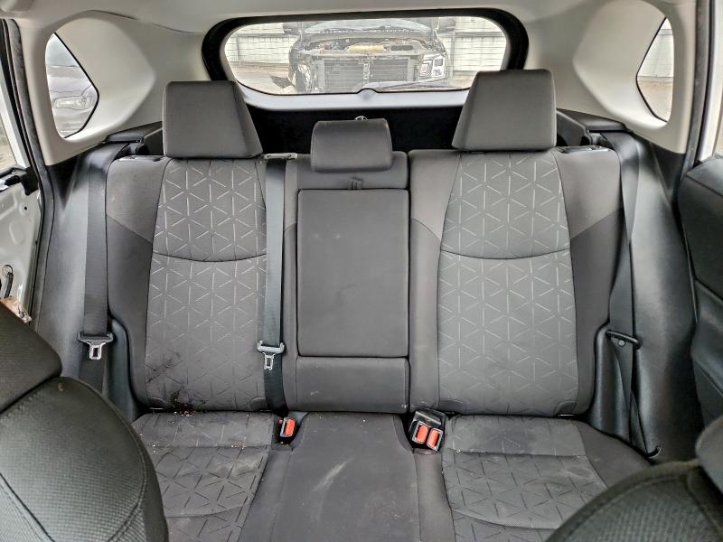 Фото 10 - TOYOTA RAV4