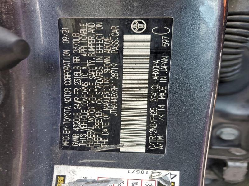 Фото 12 - TOYOTA C-HR