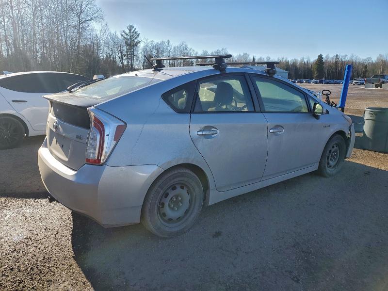 Фото 3 - TOYOTA PRIUS
