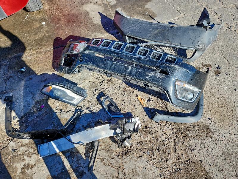 Фото 13 - JEEP COMPASS