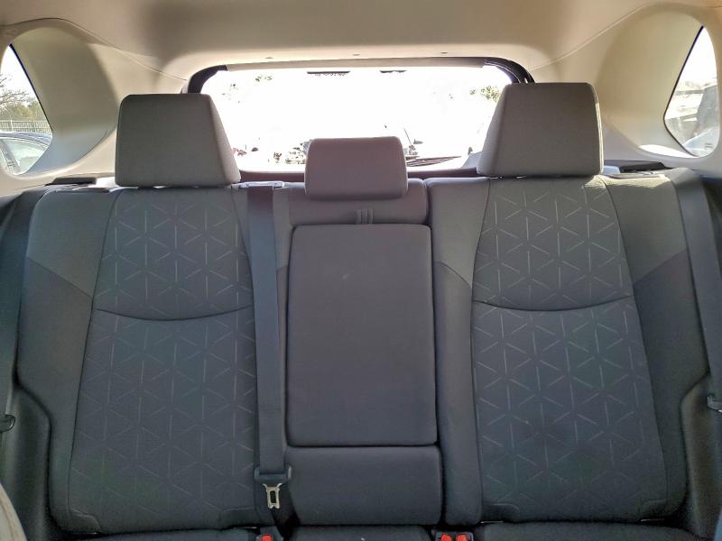 Фото 10 - TOYOTA RAV4