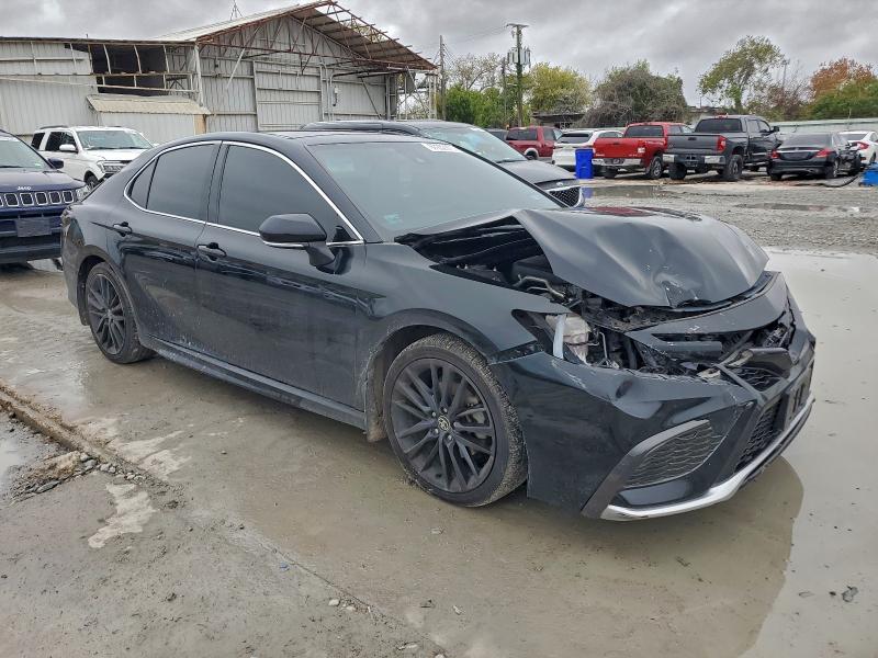 Фото 4 - TOYOTA CAMRY