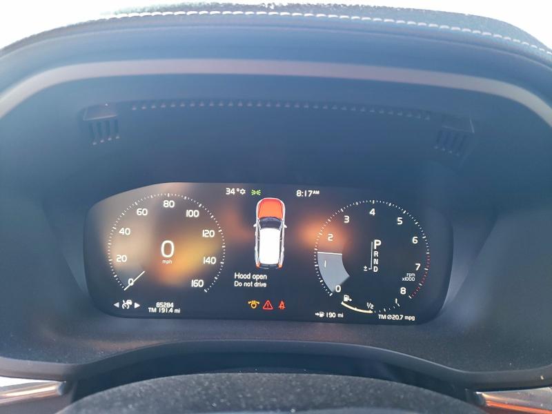 Фото 9 - VOLVO XC60