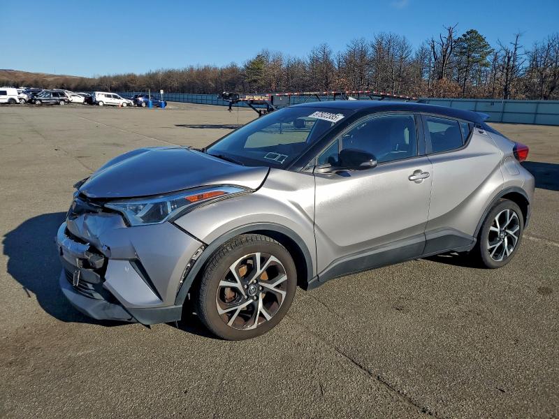 Фото 1 - TOYOTA C-HR