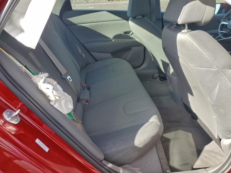 Фото 10 - HYUNDAI ELANTRA