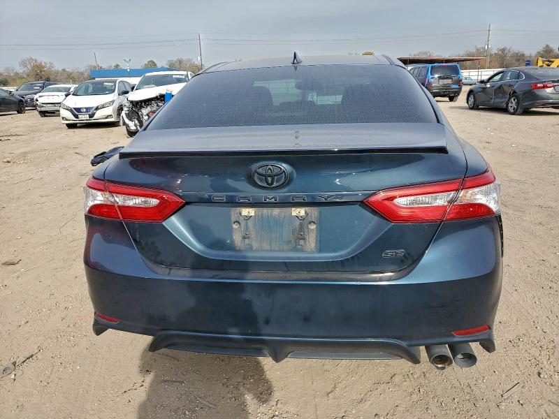 Фото 6 - TOYOTA CAMRY