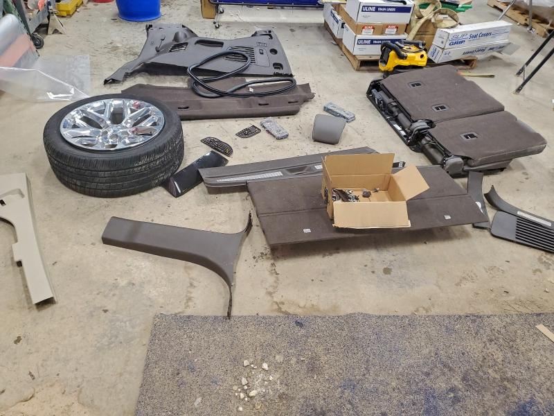 Фото 13 - GMC YUKON