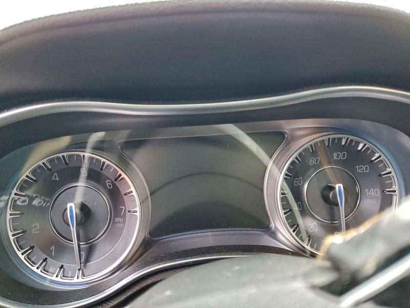 Фото 9 - CHRYSLER 300